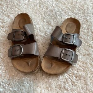 💥Maurice’s slides💥3 for $12💥